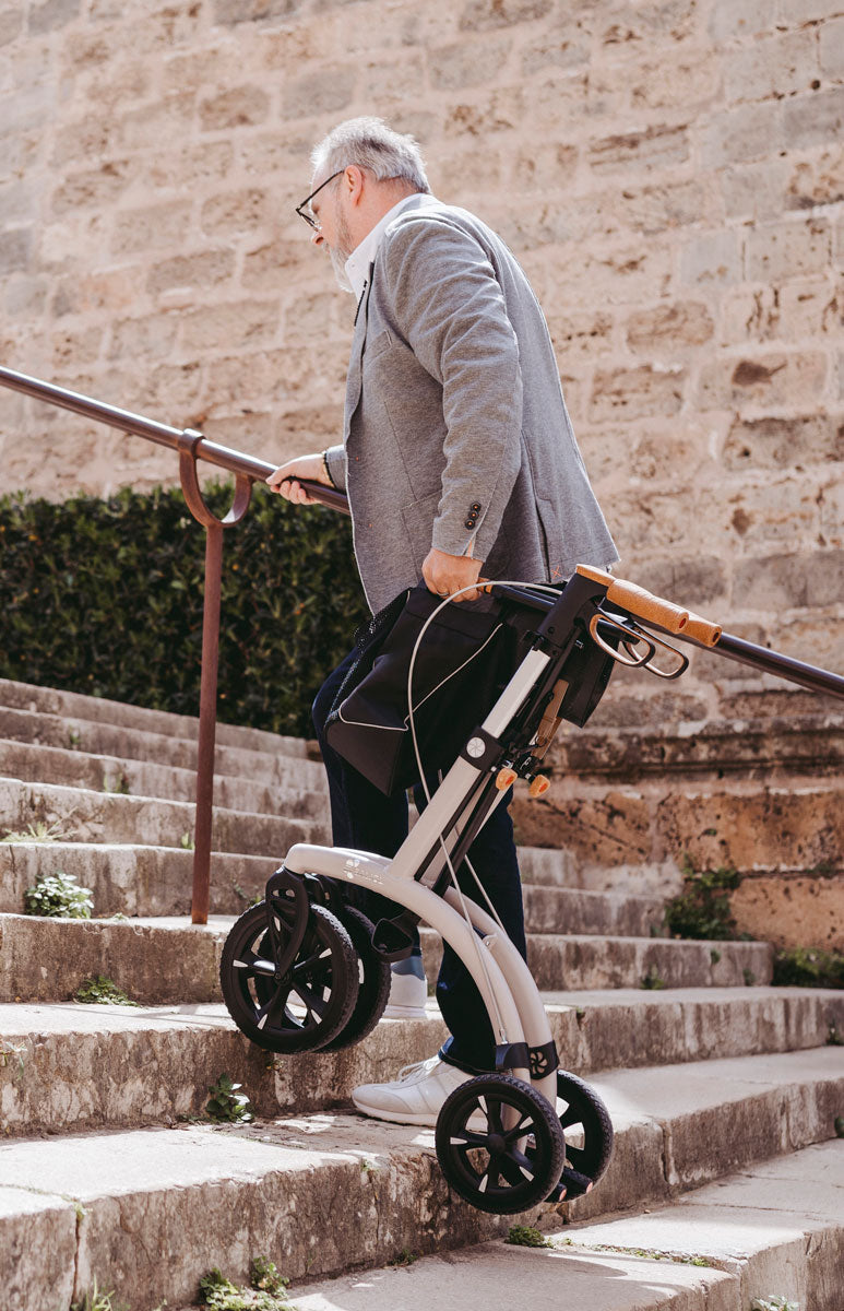 Leichtgewichtrollator AR von SALJOL