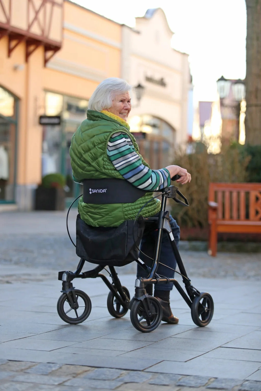Leichtgewichtrollator SANIDA mit Komplettpaket